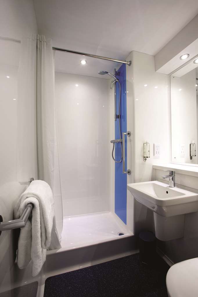 Travelodge Preston Central Szoba fotó